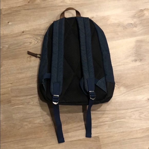 Penguin Backpack - Picture 2 of 2